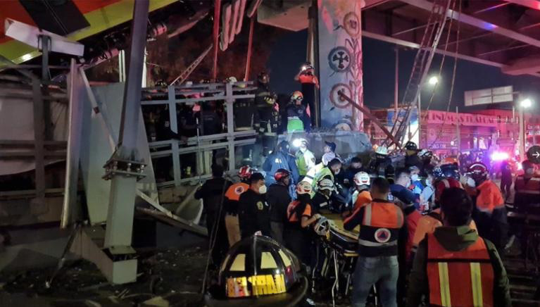 Một phần cầu vượt tuyến metro số 12 bị sập ngày 3/5 tại thủ đô Mexico