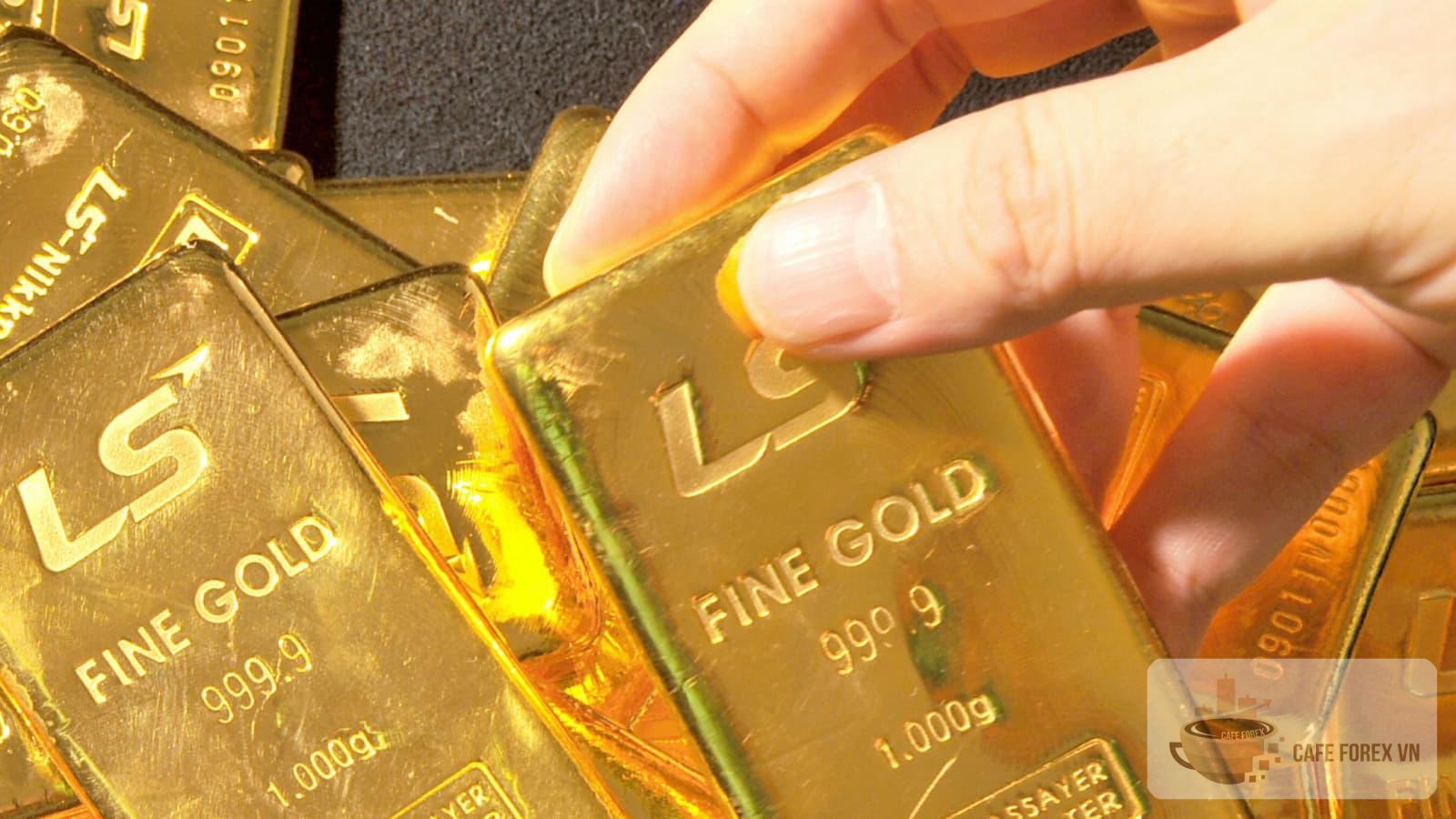 Vàng giảm do đồng USD tăng tốc