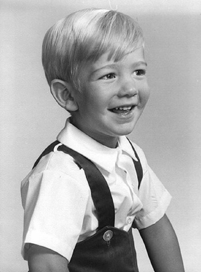 Jeff Bezos khi còn nhỏ
