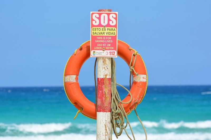 SOS trong lĩnh vực hàng hải được viết tắt của cụm từ “Save Our Ship”