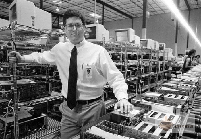 20 Tuổi Michael Dell Có 30 Nhân Viên Dưới Quyền